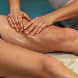 picture of a massage therapist using specialized techniques life rolfing to relieve pain and tension